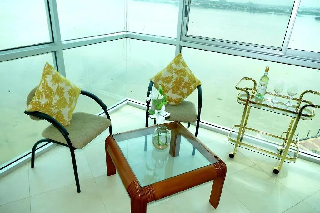 Apartment Ecusuites Highestview-Penthouse Riverfront Wyndham Airport Guayaquil