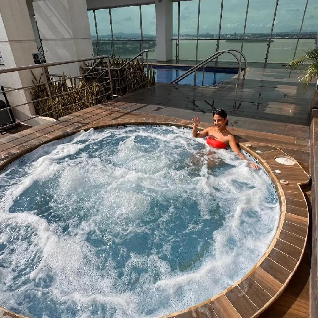 Ecuabook Riverfront Jacuzzi 11 Wyndham You Home Guayaquil 0*,