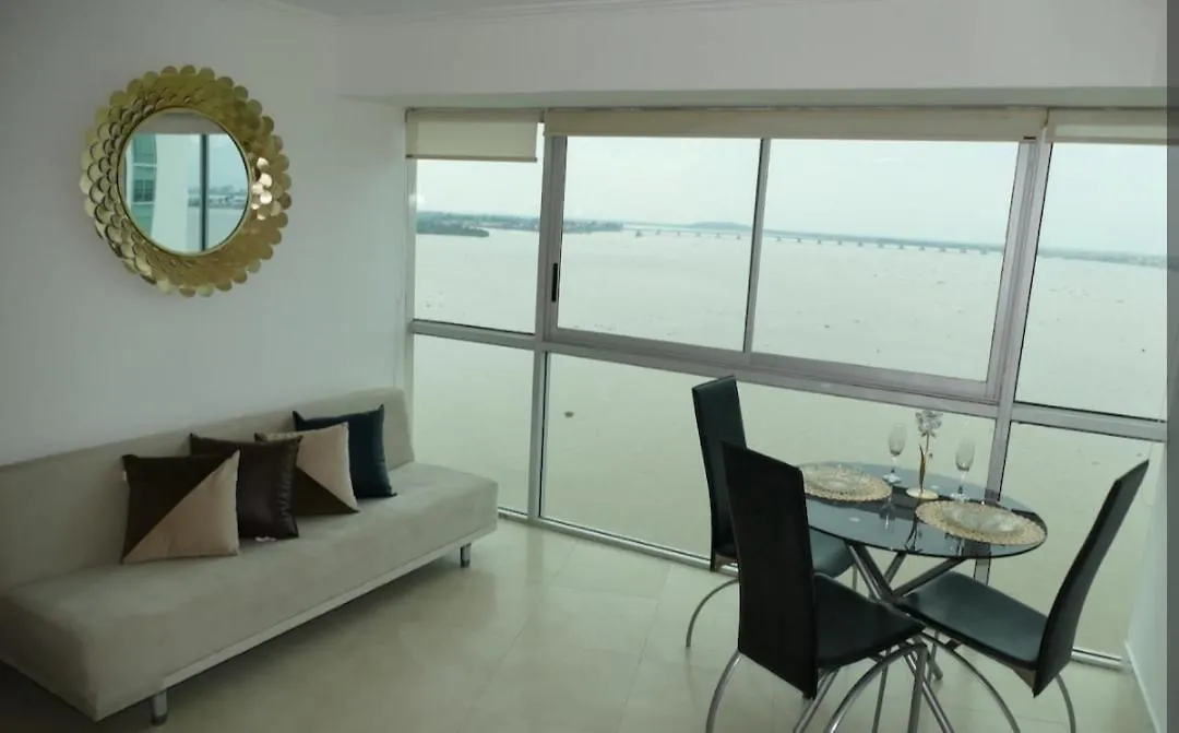Ecuabook Riverfront Jacuzzi 11 Wyndham You Home Guayaquil 0*,  Ecuador