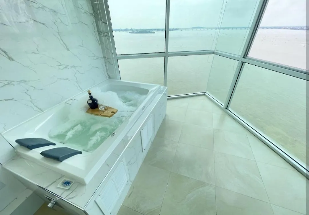 Ecuabook Riverfront Jacuzzi 11 Wyndham You Home Guayaquil