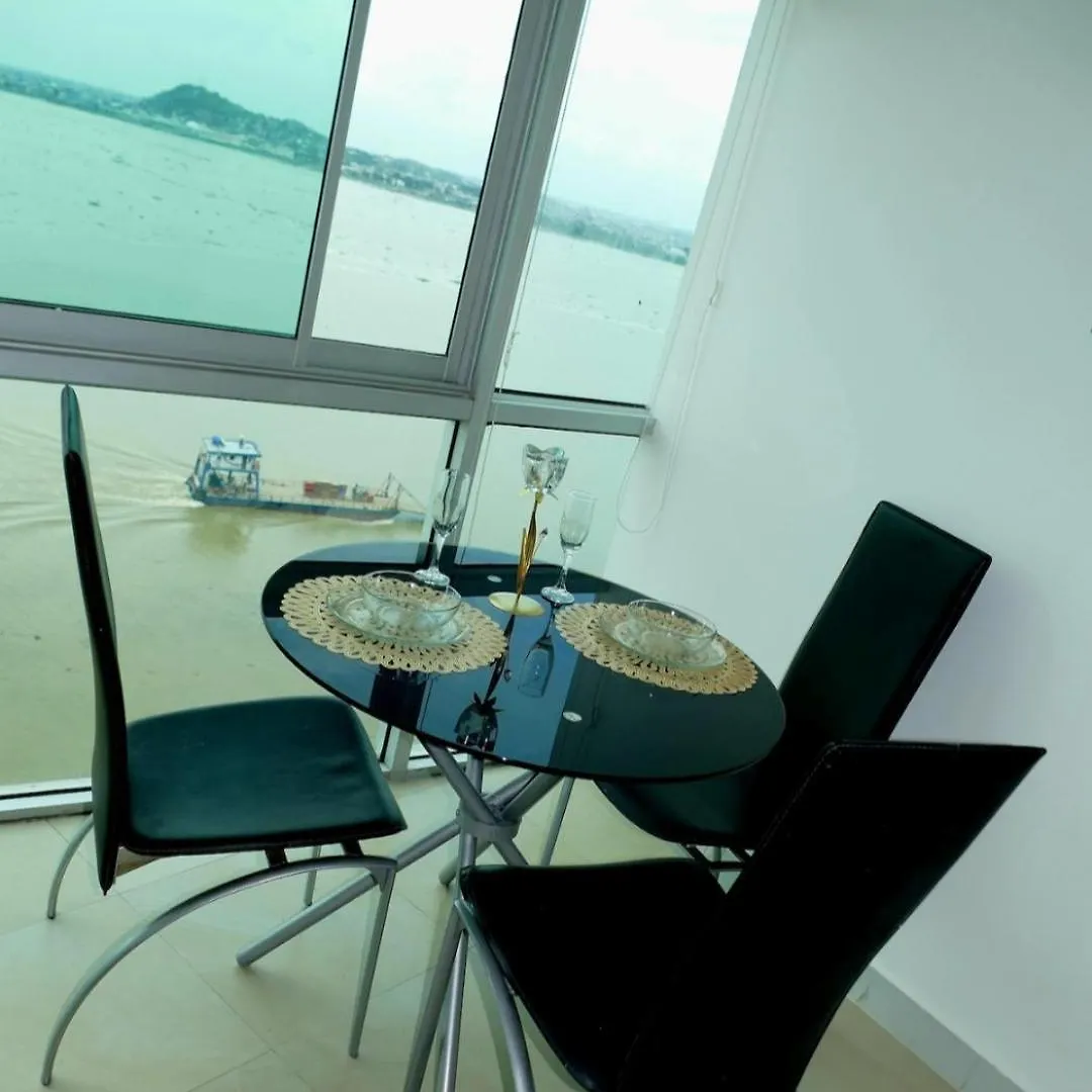 Ecuabook Riverfront Jacuzzi 11 Wyndham You Home Guayaquil